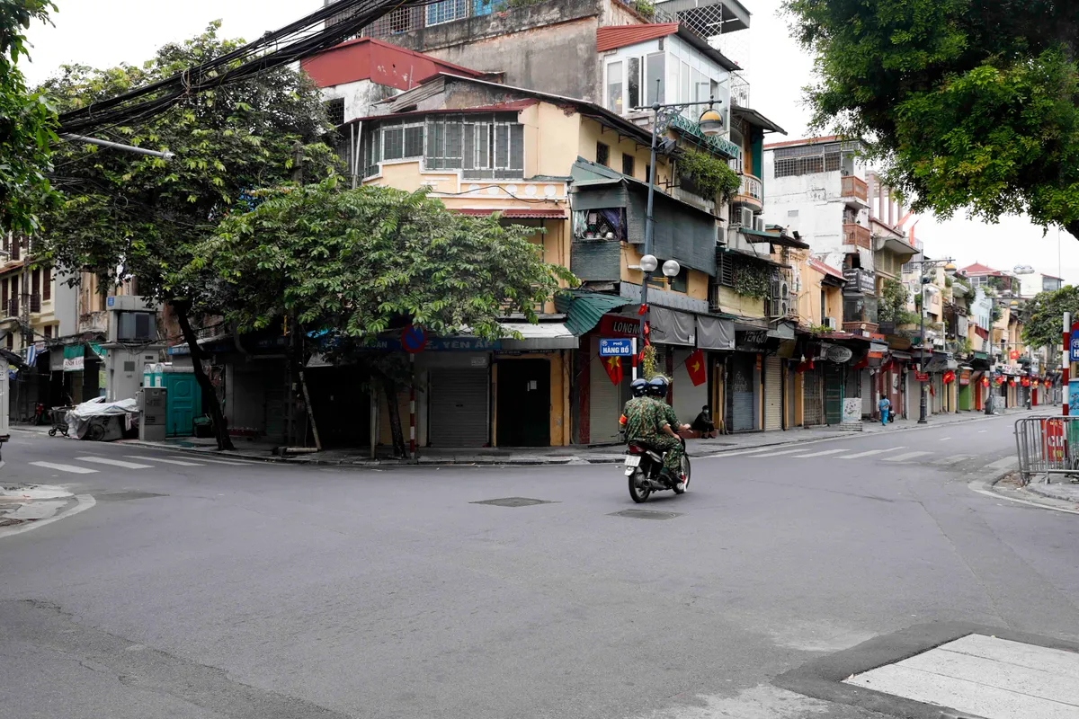 Hà Nội tĩnh lặng trong Ngày Quốc khánh ai ở đâu ở yên đó - Ảnh 25.