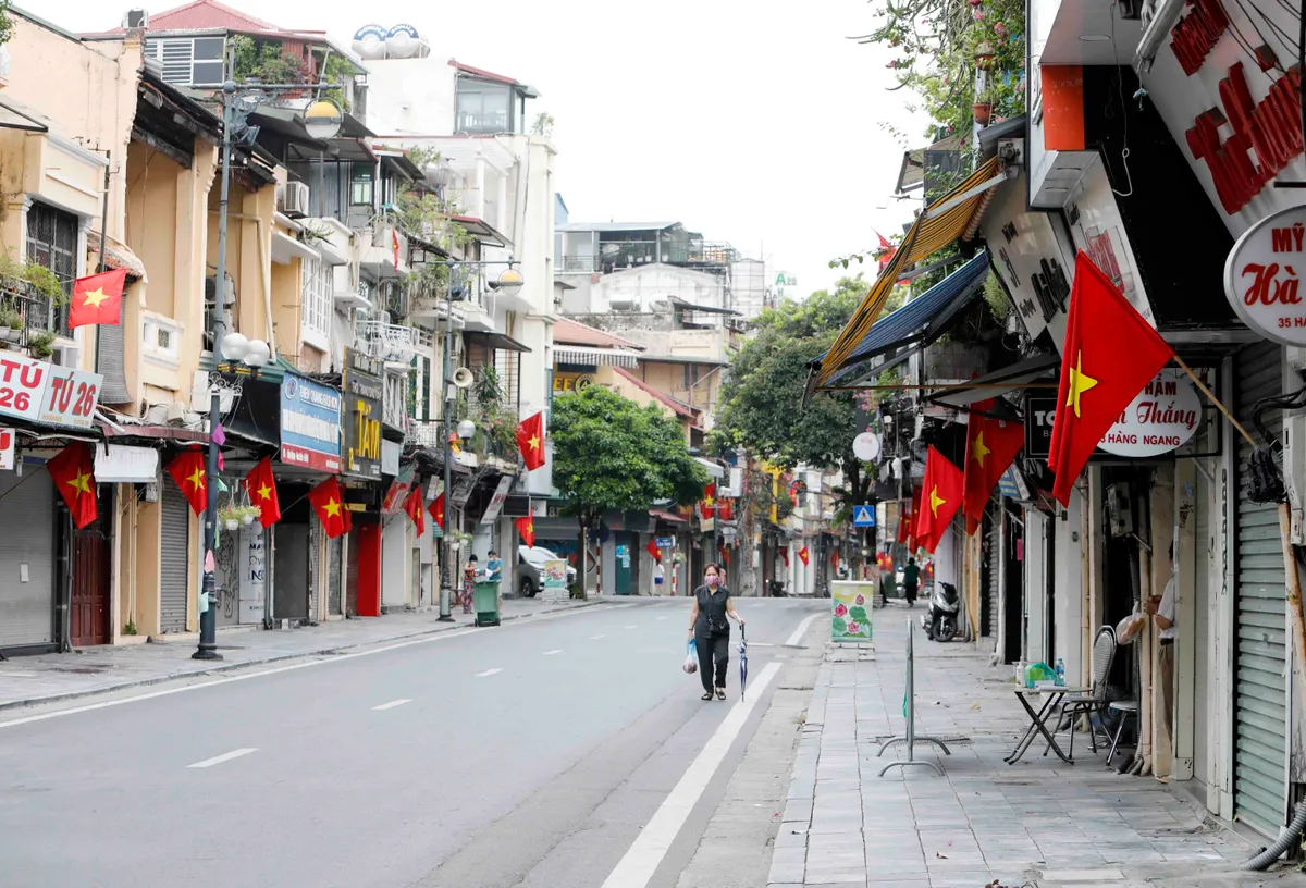 Hà Nội tĩnh lặng trong Ngày Quốc khánh ai ở đâu ở yên đó - Ảnh 23.