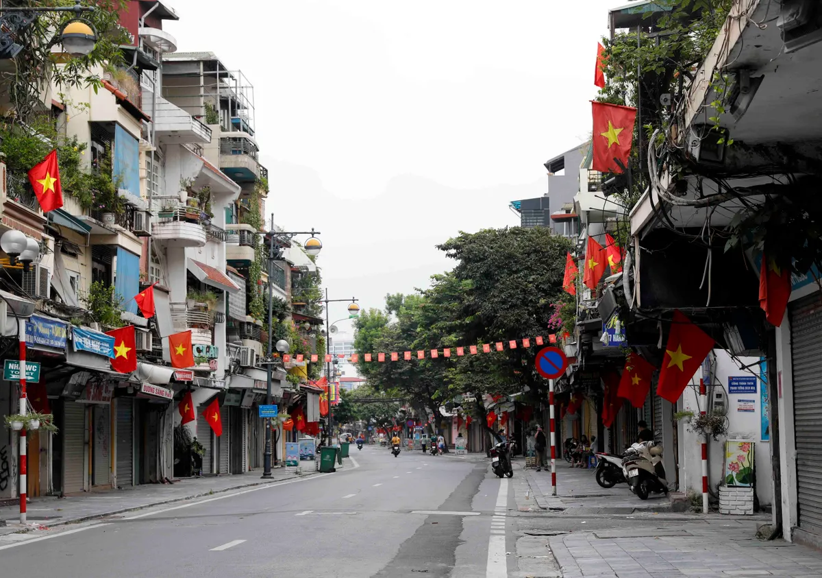 Hà Nội tĩnh lặng trong Ngày Quốc khánh ai ở đâu ở yên đó - Ảnh 19.