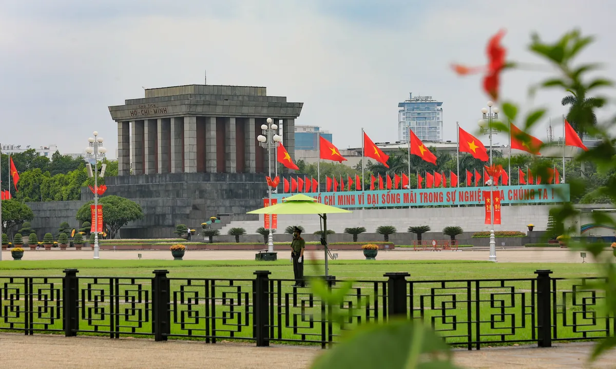 Hà Nội tĩnh lặng trong Ngày Quốc khánh ai ở đâu ở yên đó - Ảnh 9.