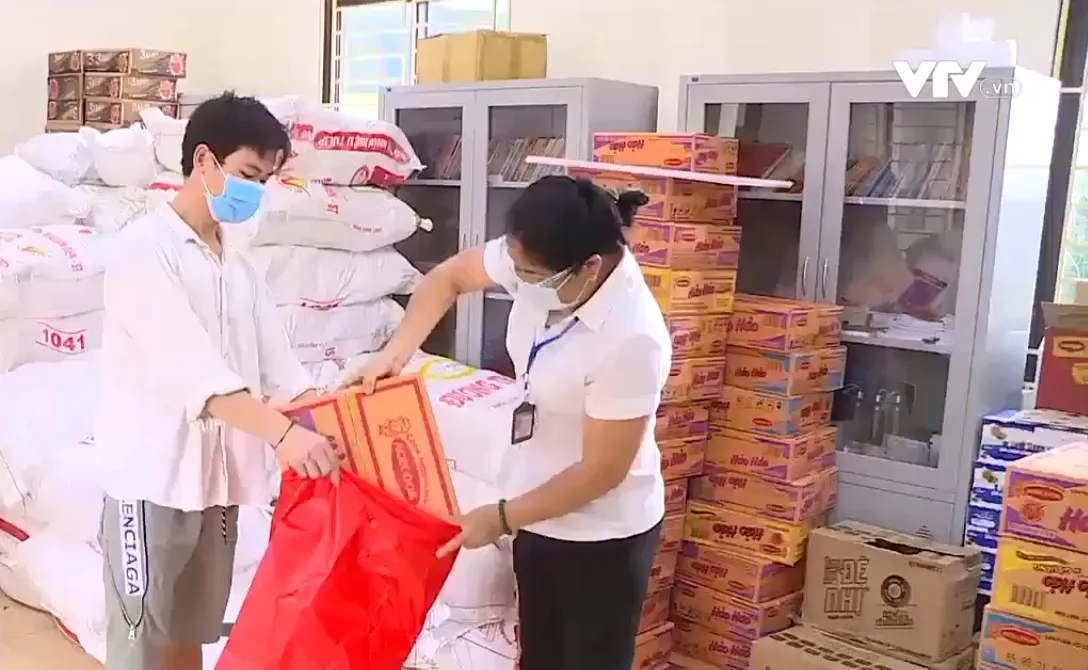 Giải quyết kh&oacute; khăn cho người d&acirc;n m&ugrave;a dịch trong v&ograve;ng 24 giờ đồng hồ - Ảnh 1.