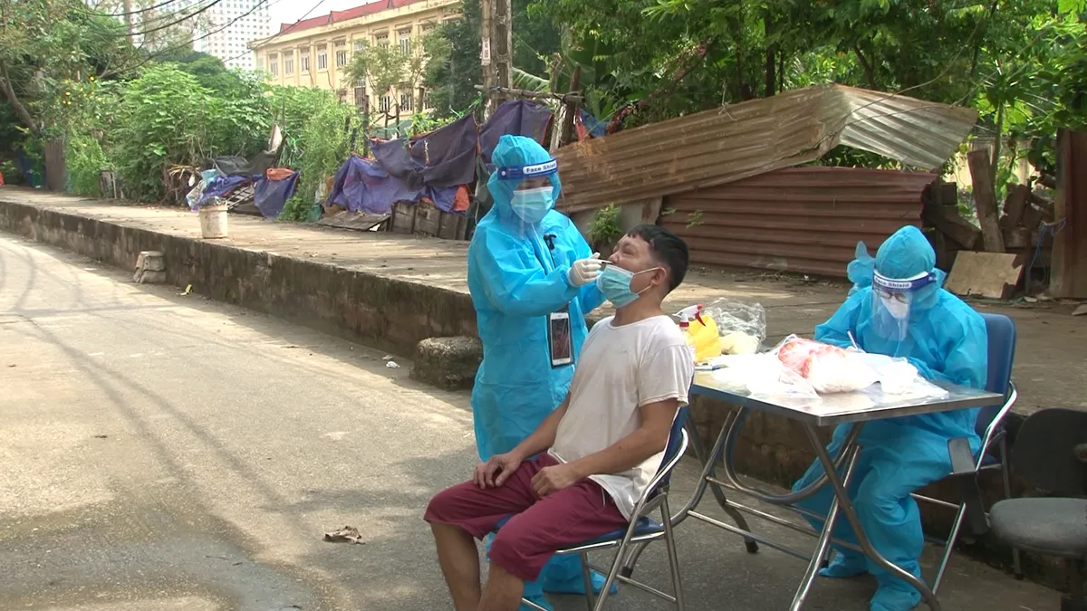 Khẩn trương khoanh vùng truy vết các trường hợp liên quan đến ca bệnh mới tại phường Kiến Hưng - Ảnh 8. Khẩn trương khoanh vùng truy vết các trường hợp liên quan đến ca bệnh mới tại phường Kiến Hưng - Ảnh 8.