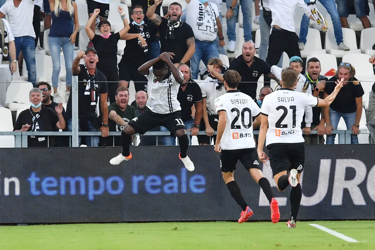 Juventus ngược dòng giành chiến thắng trước Spezia - Ảnh 2. Juventus ngược dòng giành chiến thắng trước Spezia - Ảnh 2.