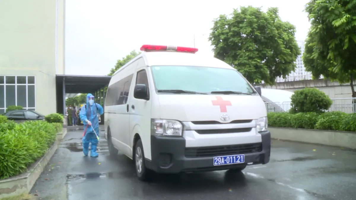 Bệnh viện Đa khoa Đông Anh tổ chức diễn tập tiếp nhận và điều trị người bệnh COVID-19 - Ảnh 5. Bệnh viện Đa khoa Đông Anh tổ chức diễn tập tiếp nhận và điều trị người bệnh COVID-19 - Ảnh 5.