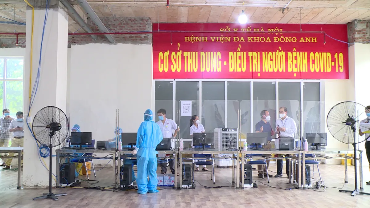Bệnh viện Đa khoa Đông Anh tổ chức diễn tập tiếp nhận và điều trị người bệnh COVID-19 - Ảnh 1. Bệnh viện Đa khoa Đông Anh tổ chức diễn tập tiếp nhận và điều trị người bệnh COVID-19 - Ảnh 1.