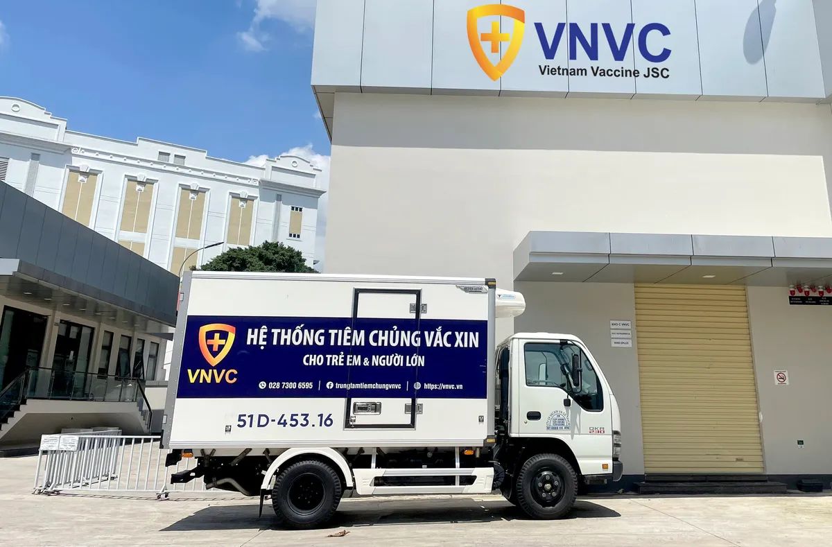 VNVC bàn giao hơn 1,3 triệu liều vaccine AstraZeneca cho Bộ Y tế - Ảnh 3.