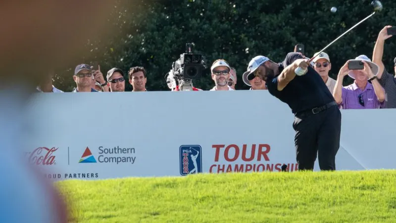 Patrick Cantlay duy trì vị trí dẫn đầu tại giải golf Tour Championship 2021 - Ảnh 3. Patrick Cantlay duy trì vị trí dẫn đầu tại giải golf Tour Championship 2021 - Ảnh 3.