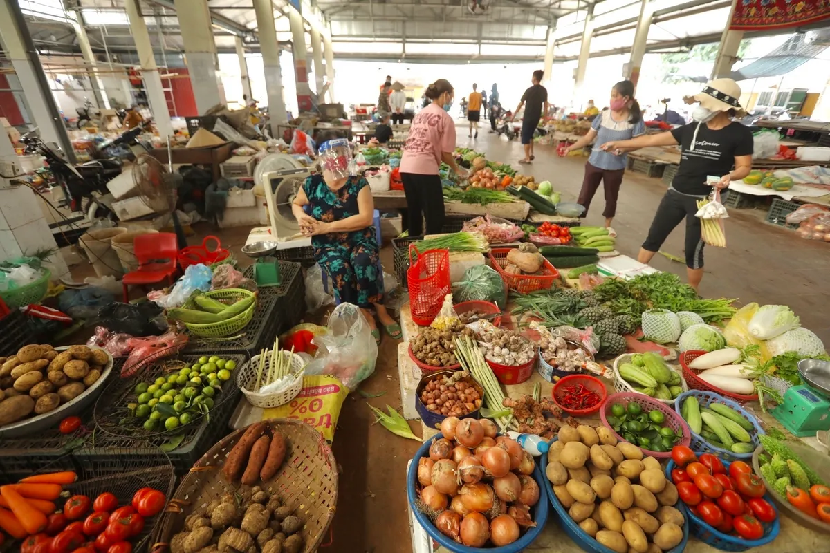 Hà Nội chia 3 vùng chống dịch, người dân mua hàng hoá thế nào? - Ảnh 3.