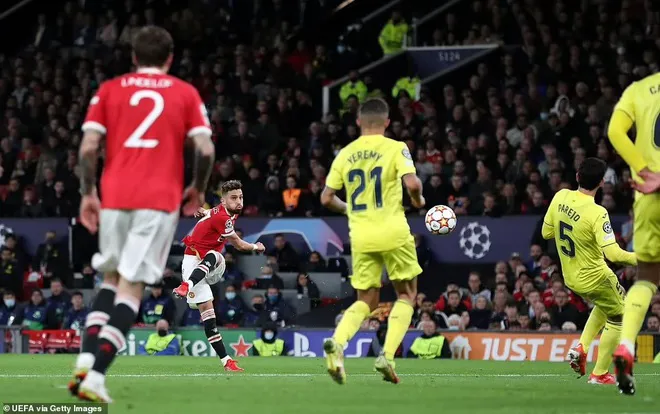 UEFA Champions League: Ronaldo ghi bàn phút cuối, Man Utd ngược dòng kịch tính trước Villarreal - Ảnh 3. UEFA Champions League: Ronaldo ghi bàn phút cuối, Man Utd ngược dòng kịch tính trước Villarreal - Ảnh 3.