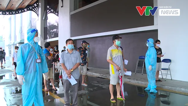 Hà Nội: Tăng cường sàng lọc COVID-19 trong vùng đỏ - Ảnh 1. Hà Nội: Tăng cường sàng lọc COVID-19 trong vùng đỏ - Ảnh 1.