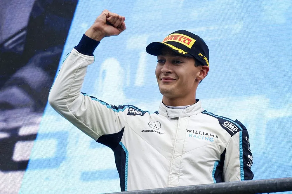 George Russell đạt thỏa thuận gia nhập Mercedes ở mùa giải 2022 - Ảnh 1. George Russell đạt thỏa thuận gia nhập Mercedes ở mùa giải 2022 - Ảnh 1.
