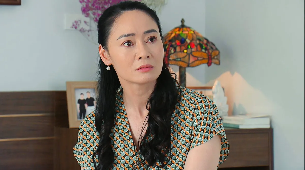 Hương vị tình thân phần 2 - Tập 31: Bà Xuân tham gia cuộc thi sắc đẹp, bị lừa lập quỹ từ thiện - Ảnh 10.