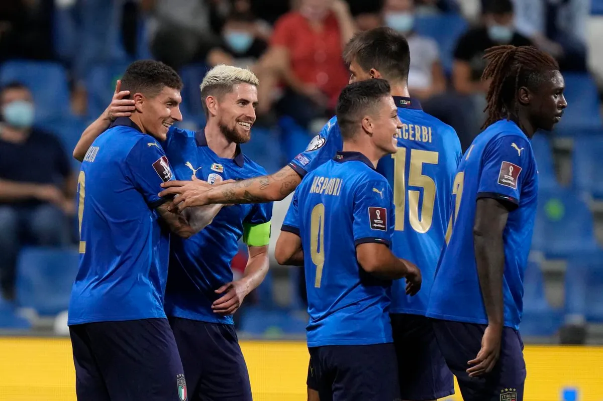 ĐT Italia tạo cơn mưa bàn thắng vào lưới ĐT Lithuania - Ảnh 1. ĐT Italia tạo cơn mưa bàn thắng vào lưới ĐT Lithuania - Ảnh 1.