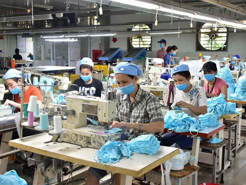 Cạn dòng tiền, doanh nghiệp thở oxy - Ảnh 1.