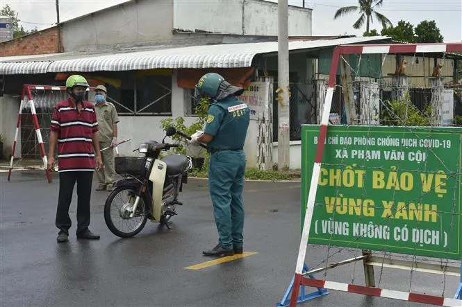 Vì sao TP Hồ Chí Minh tiếp tục giãn cách xã hội thêm 2 tuần? - Ảnh 2.