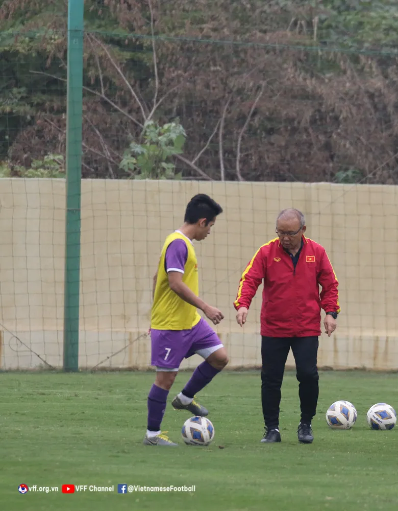 ĐT Việt Nam hứng khởi trong buổi tập đầu tiên của năm 2022 - Ảnh 12. ĐT Việt Nam hứng khởi trong buổi tập đầu tiên của năm 2022 - Ảnh 12.