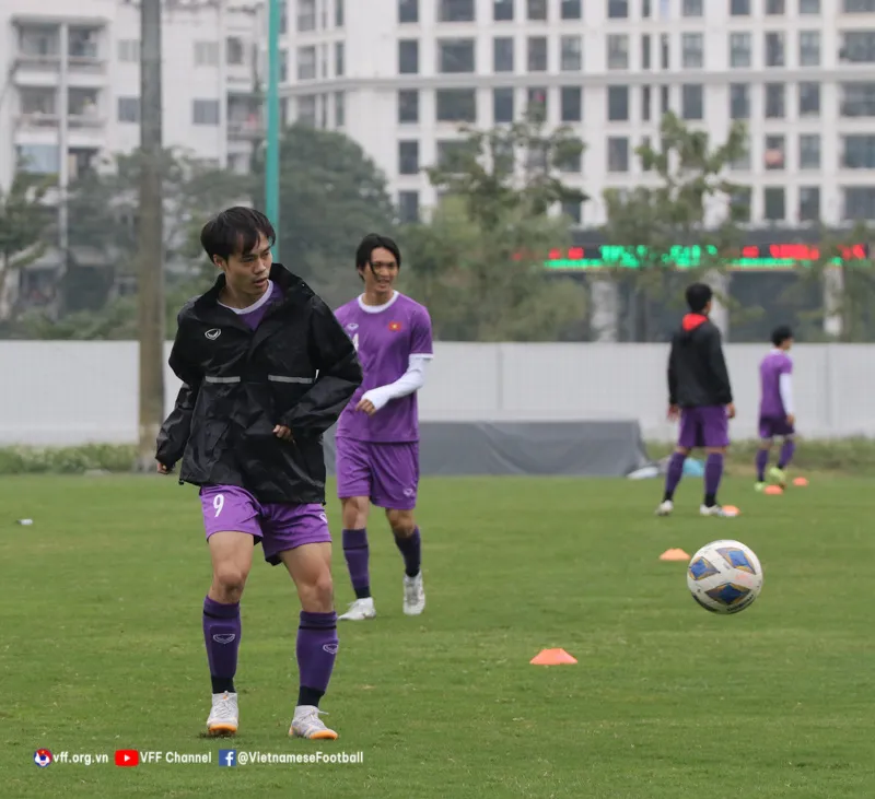 ĐT Việt Nam hứng khởi trong buổi tập đầu tiên của năm 2022 - Ảnh 7. ĐT Việt Nam hứng khởi trong buổi tập đầu tiên của năm 2022 - Ảnh 7.