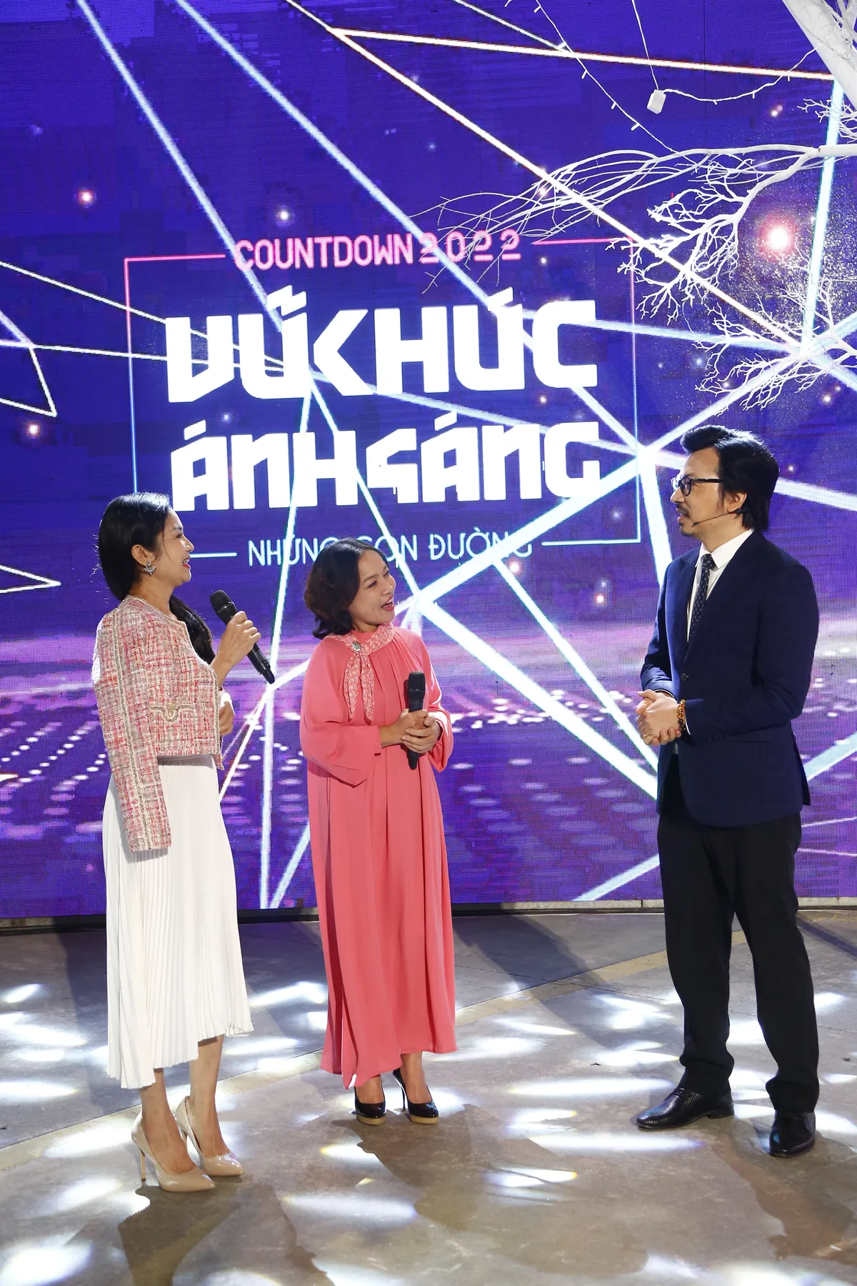 Loạt hình ảnh ấn tượng trong Vũ khúc ánh sáng - Countdown 2022 - Ảnh 10.