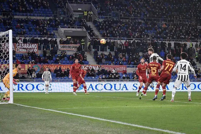 Ghi 3 bàn trong 7 phút, Juventus ngược dòng kịch tính trước AS Roma - Ảnh 4. Ghi 3 bàn trong 7 phút, Juventus ngược dòng kịch tính trước AS Roma - Ảnh 4.