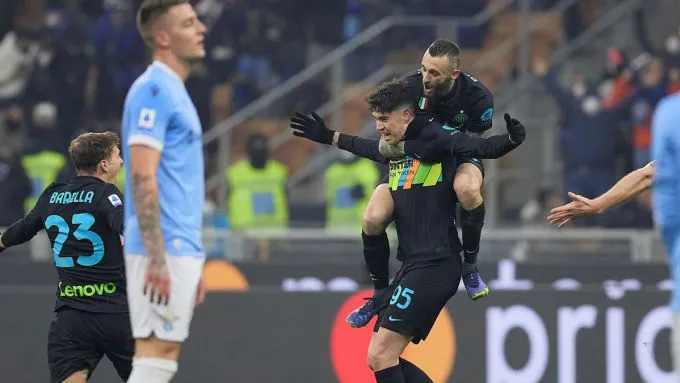 Vượt qua Lazio, Inter đòi lại ngôi đầu từ tay Milan - Ảnh 2. Vượt qua Lazio, Inter đòi lại ngôi đầu từ tay Milan - Ảnh 2.