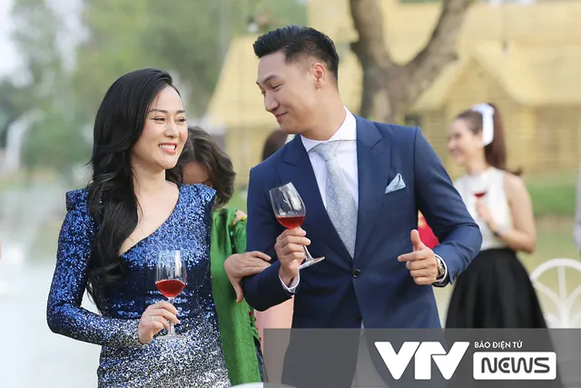 Gặp gỡ diễn viên truyền hình 2022: Shark Long Mạnh Trường và Nam giò Phương Oanh cực đẹp đôi - Ảnh 14.