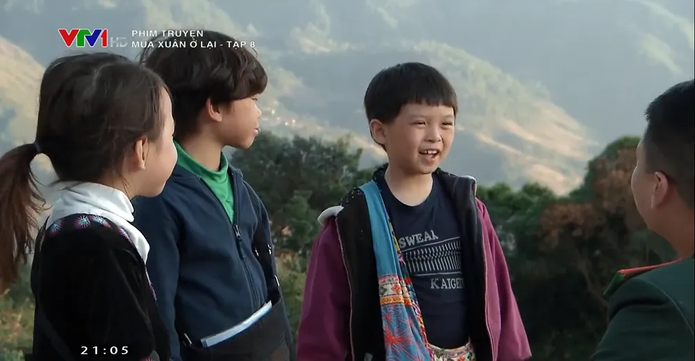 M&ugrave;a xu&acirc;n ở lại - Tập cuối: H&ograve;a trở lại bản, mở l&ograve;ng với anh bộ đội bi&ecirc;n ph&ograve;ng - Ảnh 4.