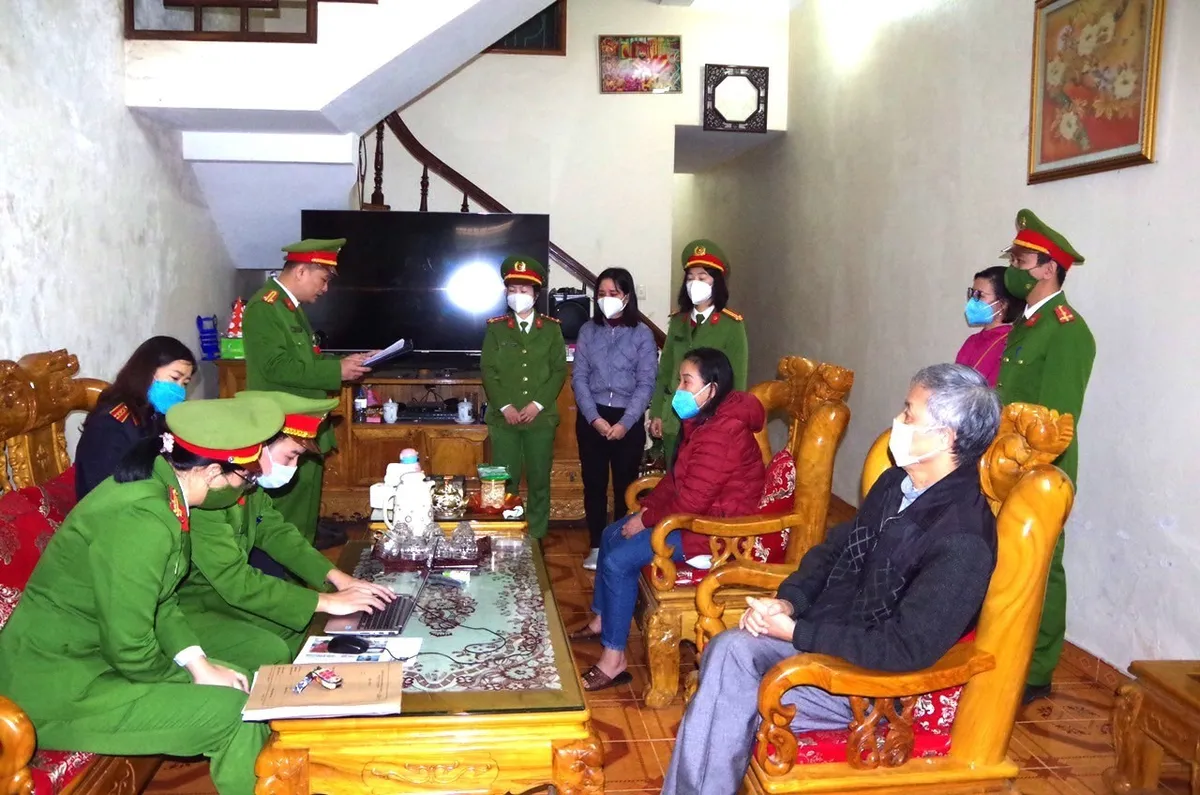 Bắt nguy&ecirc;n trưởng ph&ograve;ng thuộc Ban Nội ch&iacute;nh Tỉnh ủy H&agrave; Giang - Ảnh 1.