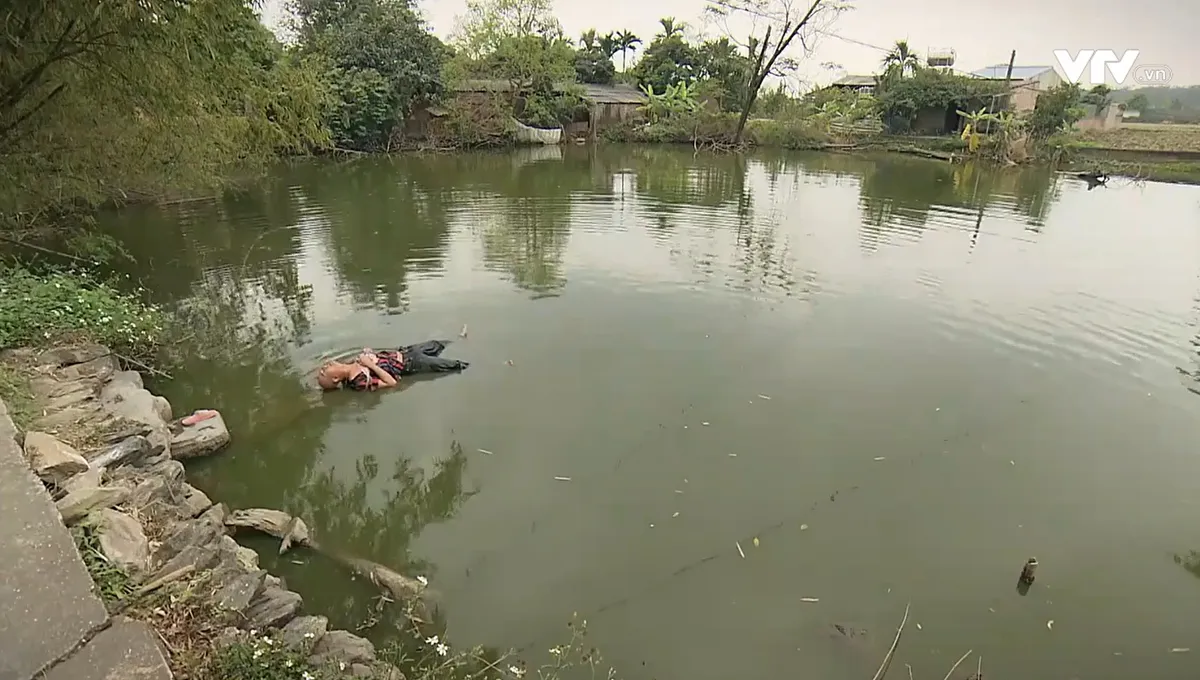 Phố trong làng - Tập 40: Mến gào khóc gọi con gái trong vô vọng khiến khán giả xúc động - Ảnh 5.