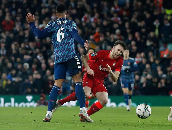 Thi đấu hơn người, Liverpool vẫn bị Arsenal cầm hòa ngay tại Anfield - Ảnh 2. Thi đấu hơn người, Liverpool vẫn bị Arsenal cầm hòa ngay tại Anfield - Ảnh 2.