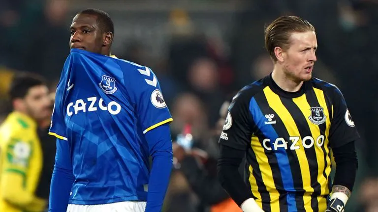 Everton hết kiên nhẫn với Rafael Benítez - Ảnh 1. Everton hết kiên nhẫn với Rafael Benítez - Ảnh 1.