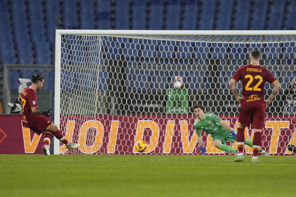 AS Roma có chiến thắng đầu tiên trong năm 2022 - Ảnh 1. AS Roma có chiến thắng đầu tiên trong năm 2022 - Ảnh 1.