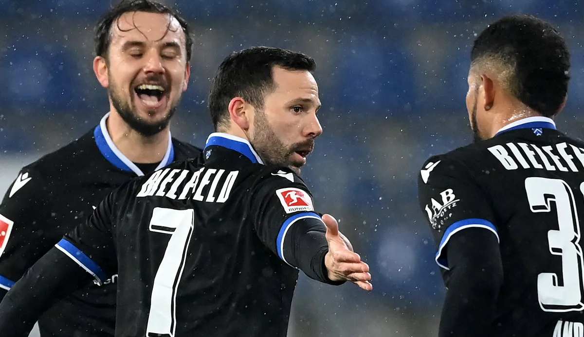 Cuộc đua căng thẳng ở nhóm trụ hạng Bundesliga - Ảnh 1. Cuộc đua căng thẳng ở nhóm trụ hạng Bundesliga - Ảnh 1.