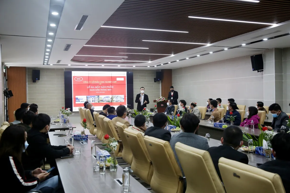 AMY GRUPO ra mắt thị trường sản phẩm ng&oacute;i tr&aacute;ng men cao cấp - Ảnh 1.