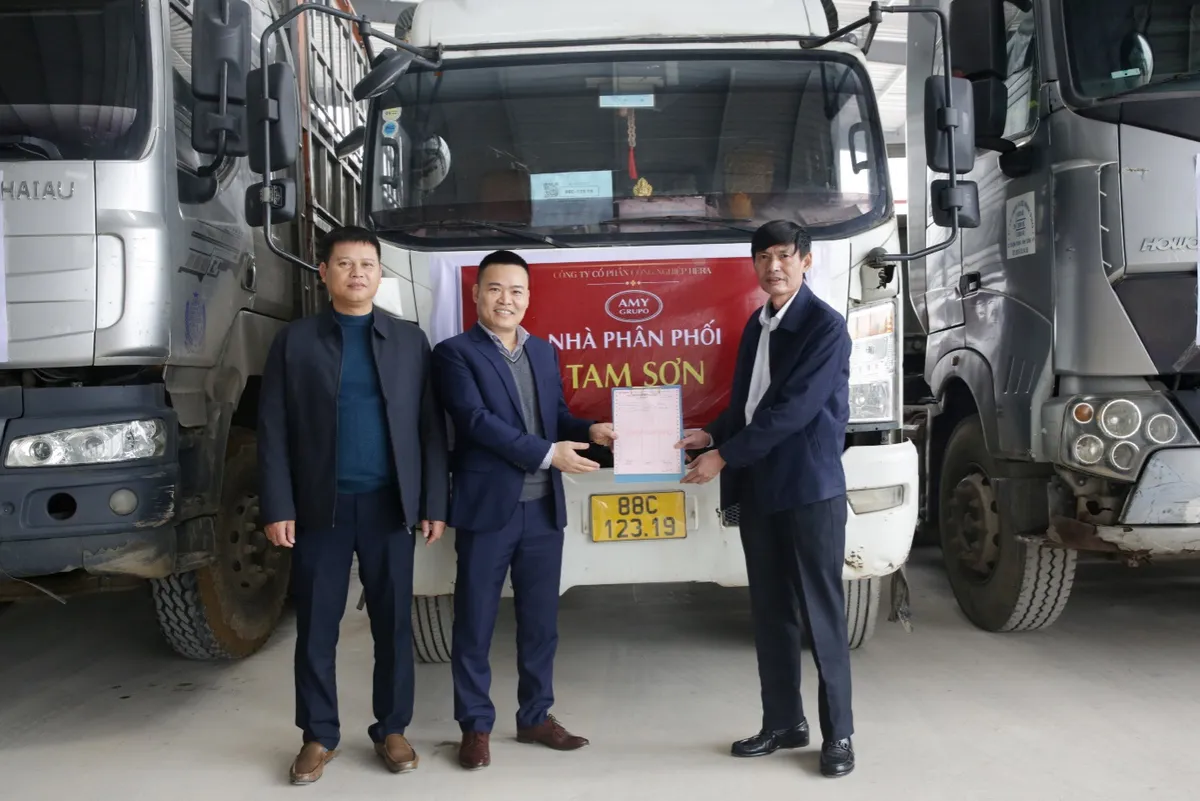 AMY GRUPO ra mắt thị trường sản phẩm ng&oacute;i tr&aacute;ng men cao cấp - Ảnh 3.