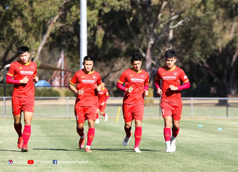 ĐT Việt Nam hứng khởi bước vào buổi tập đầu tiên tại Melbourne - Ảnh 4. ĐT Việt Nam hứng khởi bước vào buổi tập đầu tiên tại Melbourne - Ảnh 4.