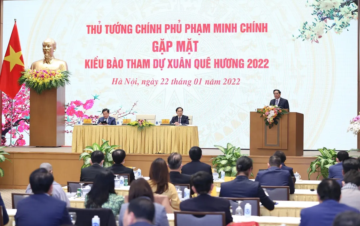 Thủ tướng: Cội nguồn Việt Nam luôn hiện hữu trong mỗi trái tim người Việt dù ở đâu - Ảnh 2. Thủ tướng: Cội nguồn Việt Nam luôn hiện hữu trong mỗi trái tim người Việt dù ở đâu - Ảnh 2.