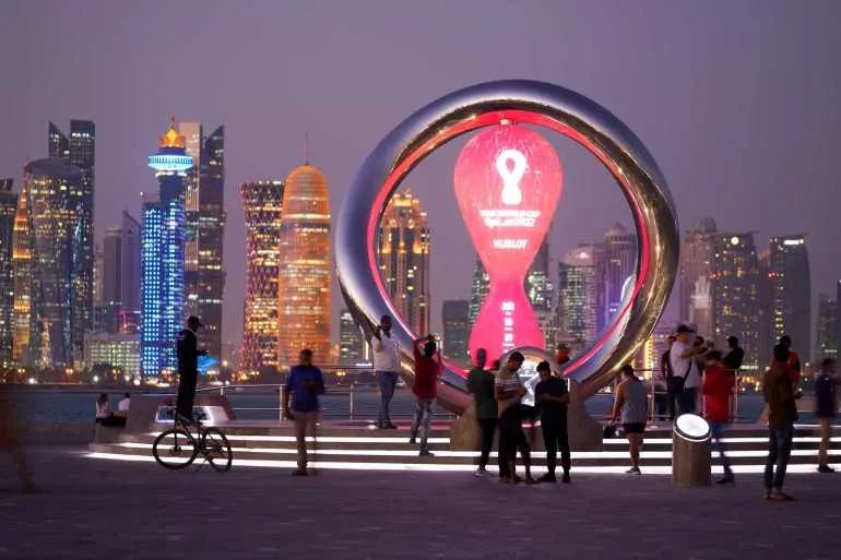 Giá vé xem World Cup 2022 giảm mạnh - Ảnh 1. Giá vé xem World Cup 2022 giảm mạnh - Ảnh 1.