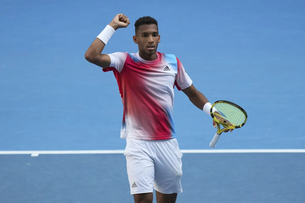 Ngược dòng kịch tính, Medvedev đối đầu Tsitsipas ở bán kết Australia mở rộng 2022 - Ảnh 1. Ngược dòng kịch tính, Medvedev đối đầu Tsitsipas ở bán kết Australia mở rộng 2022 - Ảnh 1.