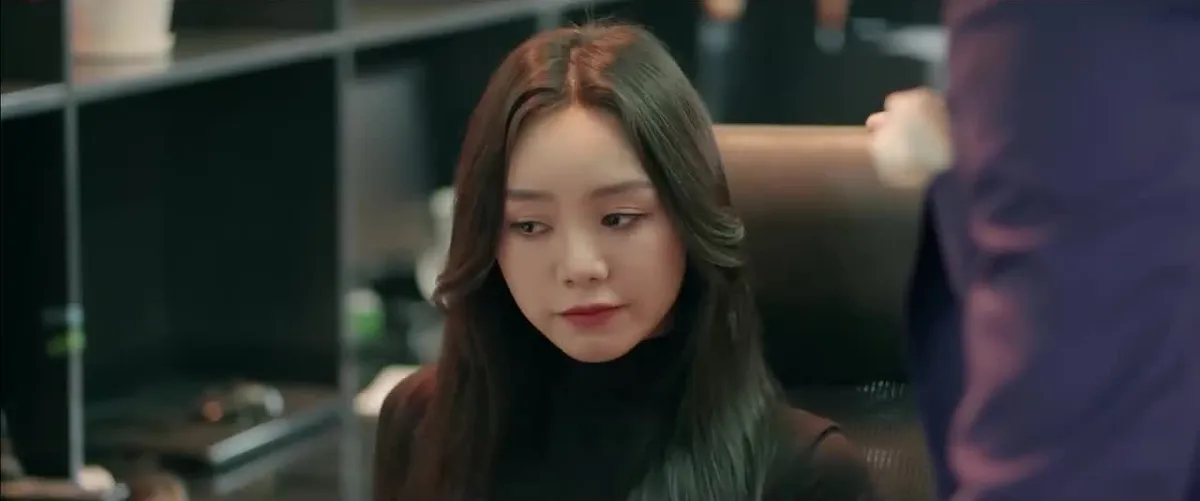 Anh c&oacute; phải đ&agrave;n &ocirc;ng kh&ocirc;ng? - Tập 5: Tuấn Khang bắt Vy đi c&ocirc;ng t&aacute;c c&ugrave;ng - Ảnh 4.