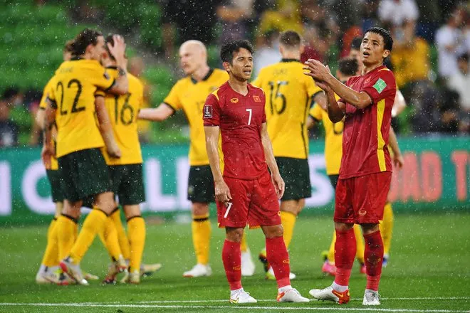 ĐT Việt Nam rơi khỏi top 100 FIFA - Ảnh 1. ĐT Việt Nam rơi khỏi top 100 FIFA - Ảnh 1.