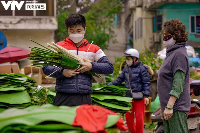 Sát Tết, chợ lá dong lớn nhất Thủ đô vẫn thưa vắng - Ảnh 7.