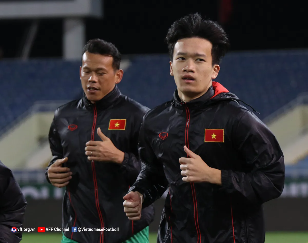 ĐT Việt Nam tập luyện tích cực hướng đến trận đấu với ĐT Trung Quốc - Ảnh 2. ĐT Việt Nam tập luyện tích cực hướng đến trận đấu với ĐT Trung Quốc - Ảnh 2.