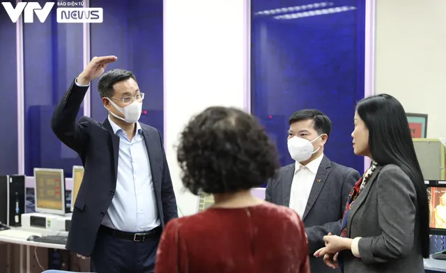 Lãnh đạo Đài THVN thăm và chúc Tết các đơn vị trong đêm Giao thừa - Ảnh 6. Lãnh đạo Đài THVN thăm và chúc Tết các đơn vị trong đêm Giao thừa - Ảnh 6.