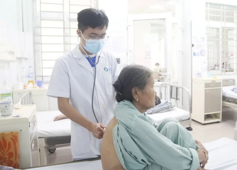 Cẩn trọng sốt xuất huyết và cúm mùa thời điểm giao mùa - Ảnh 3. Cẩn trọng sốt xuất huyết và cúm mùa thời điểm giao mùa - Ảnh 3.