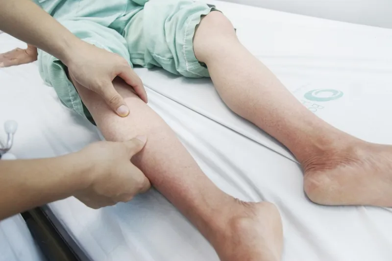 Cẩn trọng sốt xuất huyết và cúm mùa thời điểm giao mùa - Ảnh 2. Cẩn trọng sốt xuất huyết và cúm mùa thời điểm giao mùa - Ảnh 2.