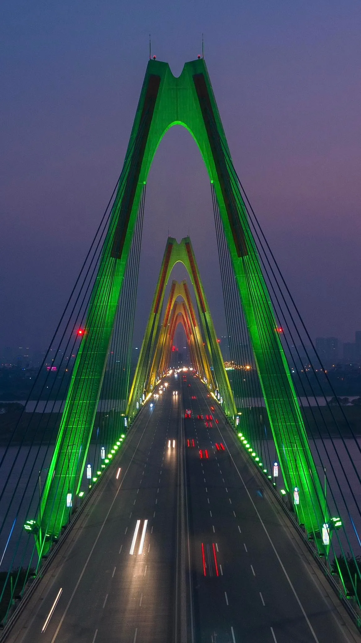 Ngắm H&agrave; Nội về đ&ecirc;m từ tr&ecirc;n cao lộng lẫy - Ảnh 1.