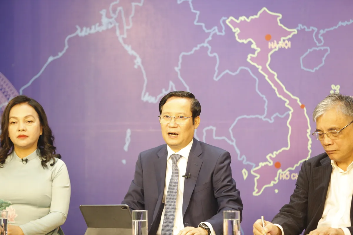 Ch&iacute;nh phủ v&agrave; doanh nghiệp đồng h&agrave;nh vượt kh&oacute; - Ảnh 2.