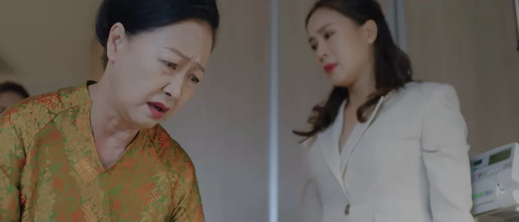 Hành trình công lý - Tập 1: Vợ chồng Phương (Hồng Diễm) sốc khi con gái mắc bệnh suy tim - Ảnh 1.