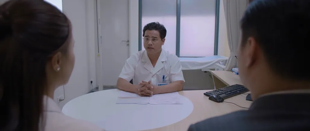 Hành trình công lý - Tập 1: Vợ chồng Phương (Hồng Diễm) sốc khi con gái mắc bệnh suy tim - Ảnh 4.