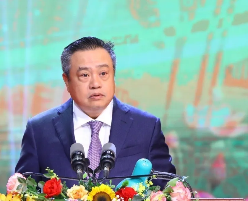 Hà Nội vinh danh 10 Công dân Thủ đô Ưu tú năm 2022 - Ảnh 1.